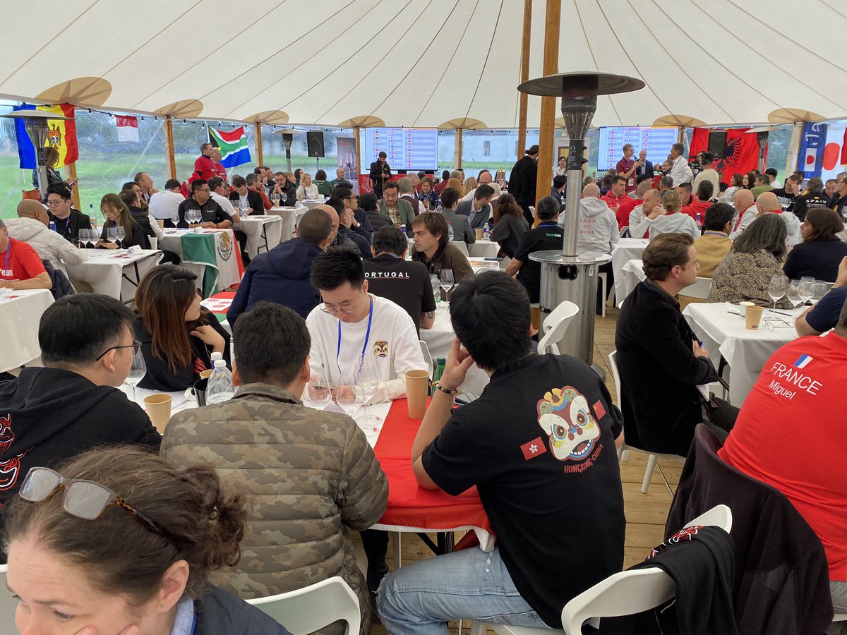 It begins… Ireland Team ready for the #WorldTastingChampionship at #ChateauDauzac.