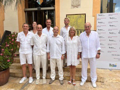 Casfetera's tweet photo. La Hispanidad fue "imposición y genocidio", no como la "relación" entre Cuba y Begur que celebra la Fira dels Indians cada año —donde los asistentes se visten de blanco— porque que comerciantes catalanes se enriquecieran en la isla con el tráfico de esclavos no fue colonialismo. https://t.co/WnHMF1veZ4