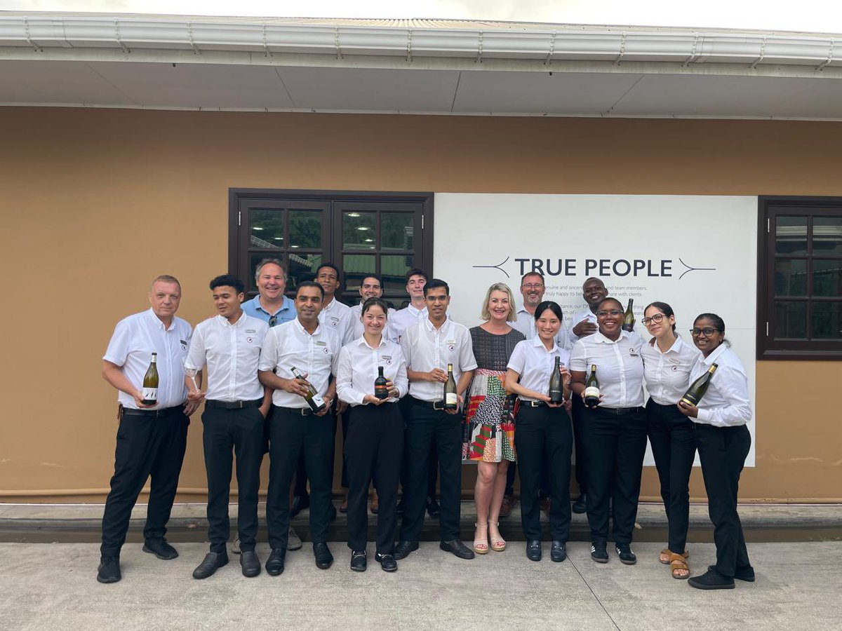 creationwines's tweet photo. Training Sommeliers with Jerome Faure at @constancehotels Ephelia Seychelles followed by cocktails 🍹👌
#creationonthemove #winetourism #finewine #sommeliers #training #seyshelles https://t.co/JtQZSATZjO