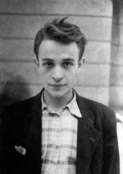 HistoryFoto's tweet photo. «Я, пожалуй, выполнил почти все, о чем мечтал в детстве» Ролан Быков (1929-1998). Сегодня у него день рождения. https://t.co/j1xnz7EEqm