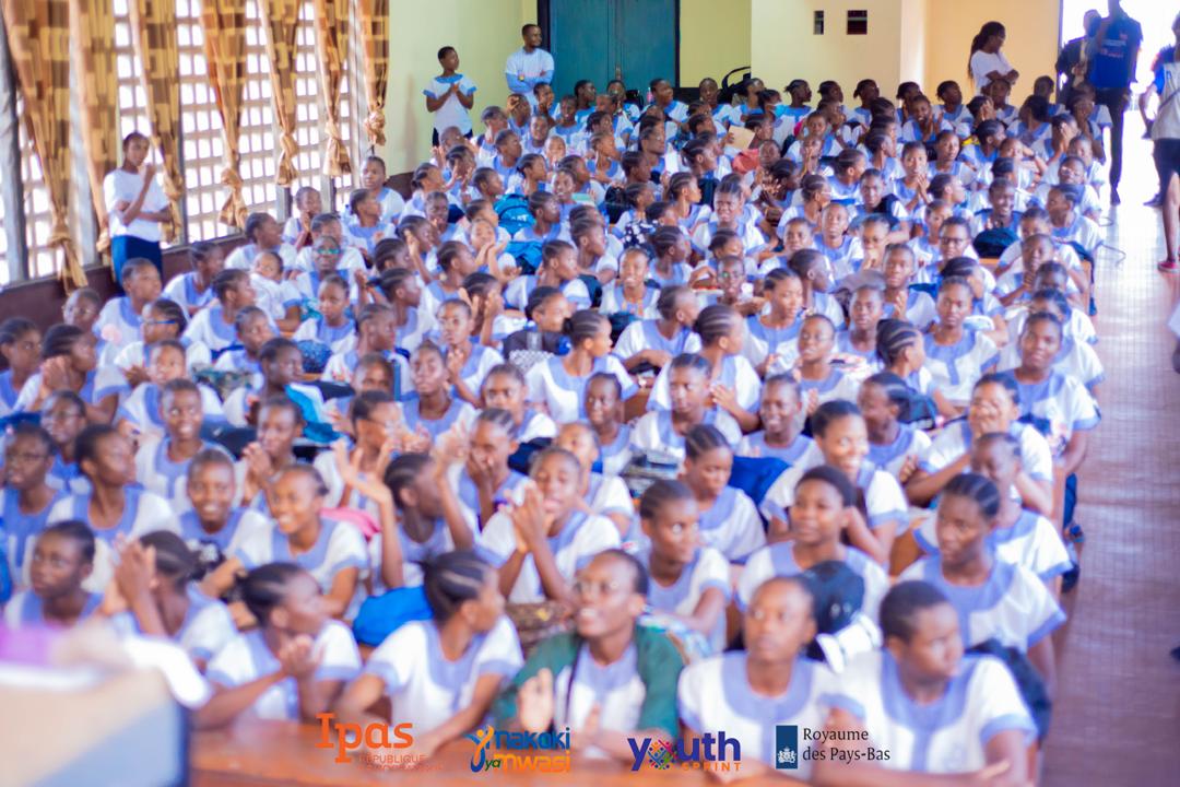YOUTH SPRINT (@youthsprint) on Twitter photo #JIJF2024
En marge de la Journée internationale de la jeune fille, à #Kinshasa, <a href="/YouthSprint/">YOUTH SPRINT</a> a tenu une conférence-débat avec les lycéennes du lycée #kimwenza.
Plus de 3️⃣0️⃣0️⃣ élèves sont renforcés en capacités pour leurs autonomie corporelle.
@IpasRDC
@NLkinbrazza <a href="/CanadaRDC/">Canada en RDC</a> #JIJF2024
En marge de la Journée internationale de la jeune fille, à #Kinshasa, <a href="/YouthSprint/">YOUTH SPRINT</a> a tenu une conférence-débat avec les lycéennes du lycée #kimwenza.
Plus de 3️⃣0️⃣0️⃣ élèves sont renforcés en capacités pour leurs autonomie corporelle.
@IpasRDC
@NLkinbrazza <a href="/CanadaRDC/">Canada en RDC</a>