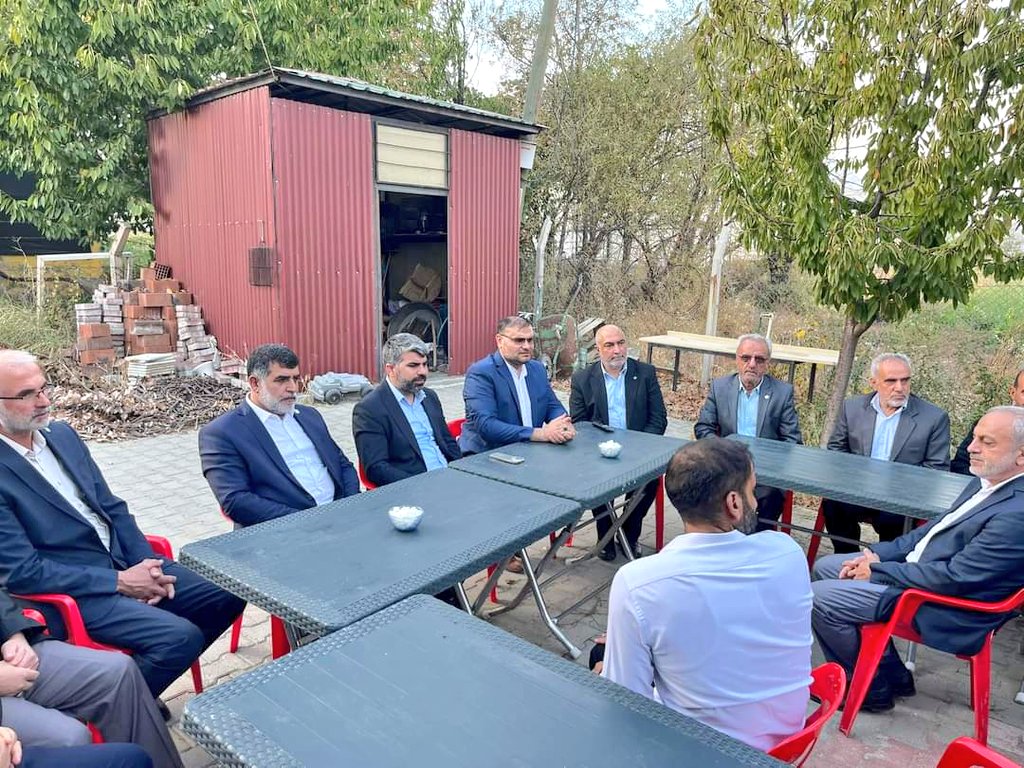 FarukDinc_'s tweet photo. Elazığ İl Başkanımız Metin Suiçer ile birlikte Kovancılar, Palu ve Karakoçan teşkilatlarımızla bir araya geldik. 
En önemli gündemimiz olan Gazze direnişini; Müslümanların birlik olmasının önemini konuştuk. 
Katılım gösteren tüm kardeşlere teşekkür ederim. https://t.co/SXjaKM15Ey