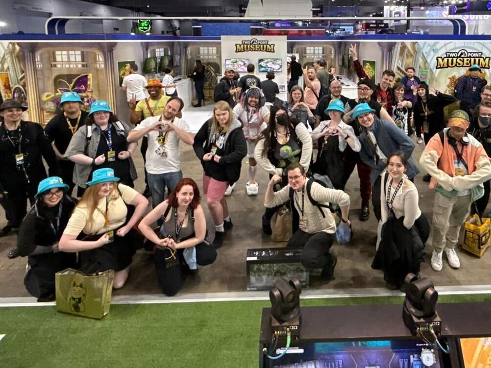 We're here for tacos at #PAXAus!

Here are some happy #FFXIV players with their bucket hats!