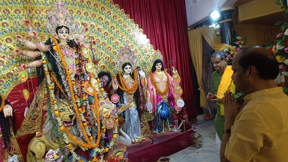 dasraghubar's tweet photo. दशहरे के अवसर पर आज साबुज कल्याण संघ टेल्को, पूर्वांचल पूजा कमेटी C एंड D रोड ग्राउंड टेल्को, इवनिंग क्लब टिनप्लेट और ईस्ट बंगाल कॉलोनी काली मंदिर सीतारामडेरा के पूजा पंडाल का अवलोकन किया।

जगत जननी मॉं अंबे से सभी भक्तों के सुख समृद्धि और खुशहाली की कामना की।🌺🙏🏻 https://t.co/fGqloZsav5