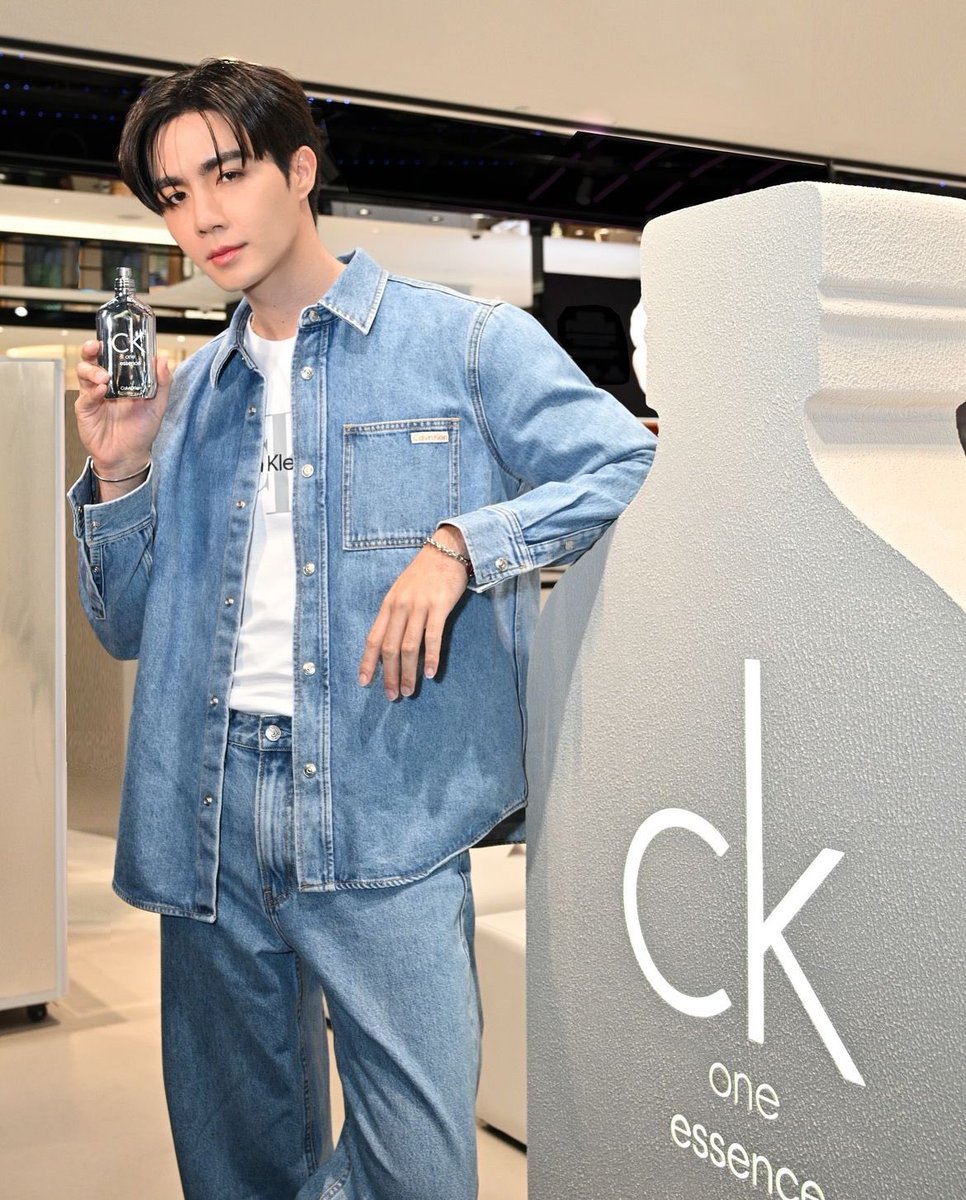 pinkinhell's tweet image. หล่อ สะอาด ดูดี ฉีดน้ำหอม CK 🌸🌟

@CalvinKlein 
#CalvinKleinFragrance #CKOne 

ZEE CK Fragrance Endorser
#CKOneEssenceXZeePruk 
[ @zee_pruk ] ; #ZeePruk