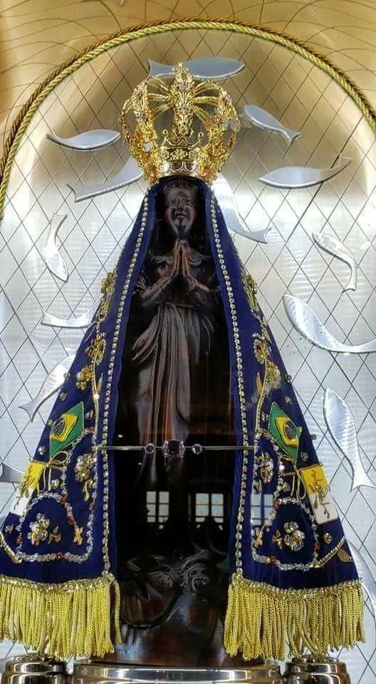 Dai-nos a BENÇÃO !!
Ó Mãe Aparecida !!!
Padroeira do Brasil !!