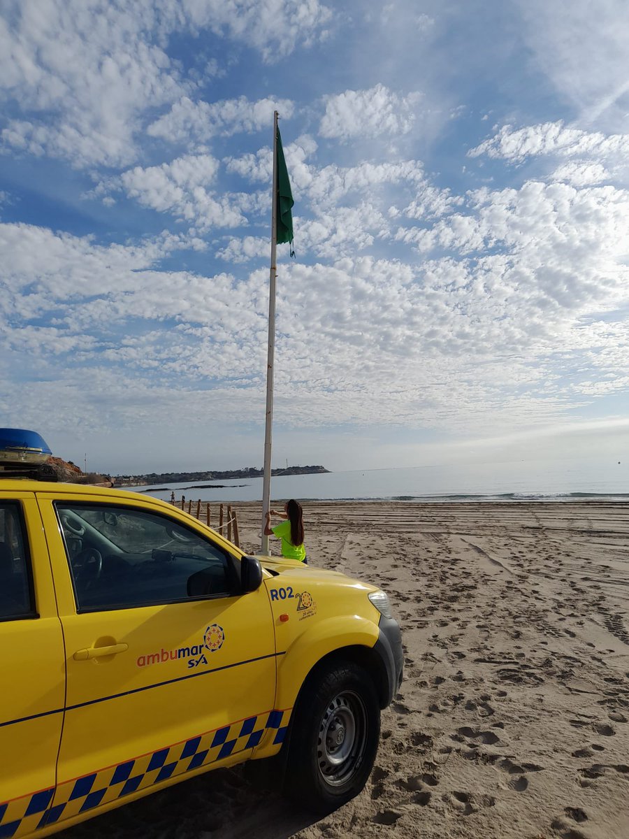🗓️12/10/2024
📍Orihuela

Iniciamos servicio de #socorrismo en #playasdeorihuela con bandera verde 🟩 y mar en calma

Feliz #DiaDeLaHispanidad !
#playasegura ⛱️