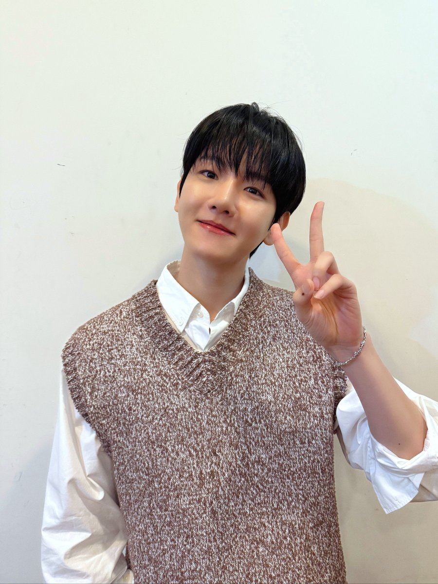 📨 .... . .-.. .-.. --- .-- --- .-. .-.. -..

#BAEK_UP 

2024.10.12
뮤직아트 팬사인회

#백현 #BAEKHYUN #HelloWorld #PineappleSlice