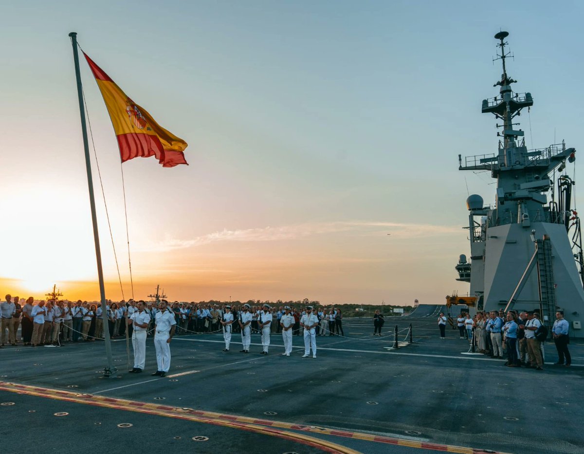 ¡Buenos días! 🇪🇸 Feliz Día de la Fiesta Nacional #DFN24 #12Octubre