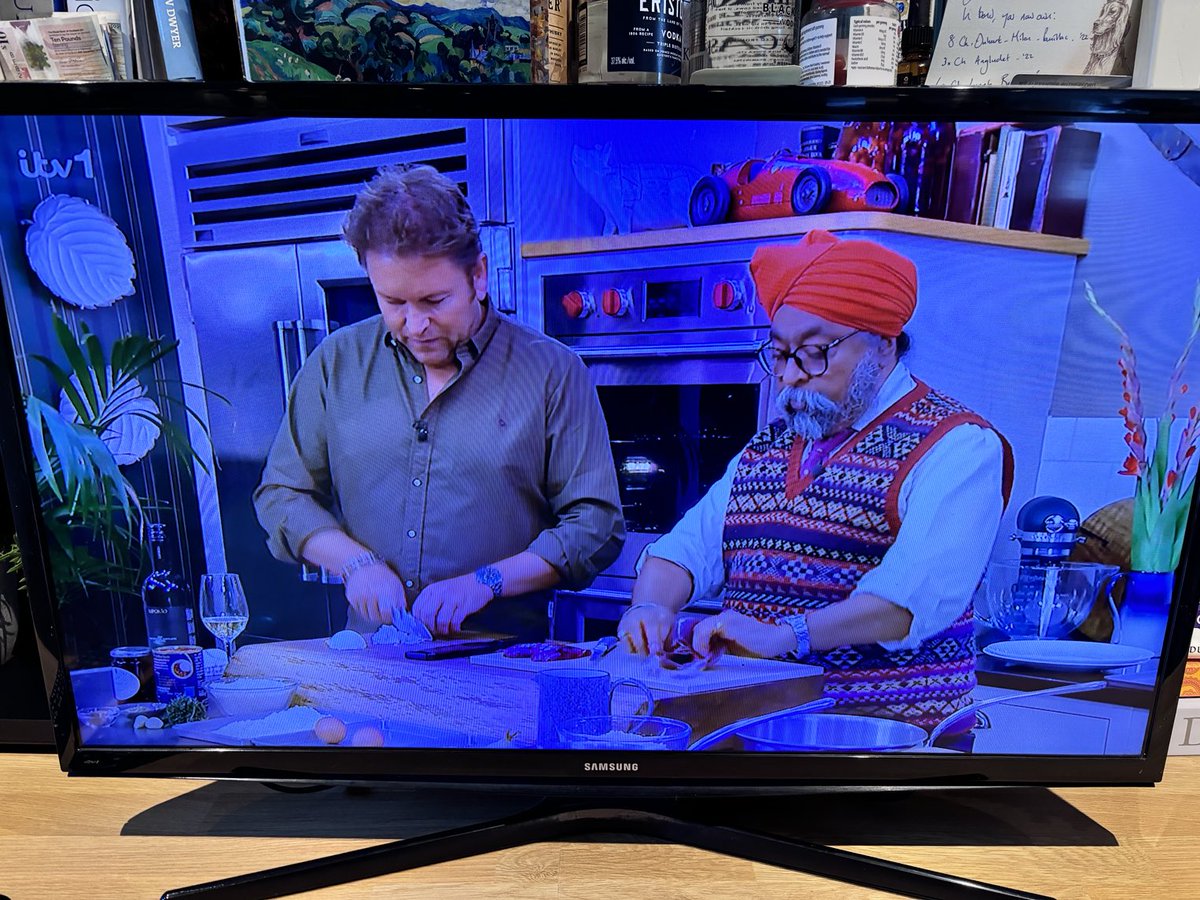 LeggeBourke's tweet image. ⁦@jamesmartinchef⁩ well done for cooking Grouse! Awesome. #EatGame