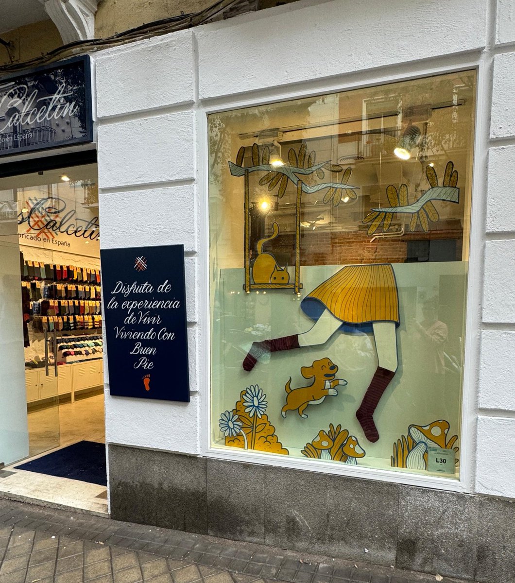 Nuestra tienda <a href="/MissCalcetin_es/">MissCalcetin</a> abre de lunes a sábado en horario de 10:00 a 20:30. #vivirviviendoconbuenpie