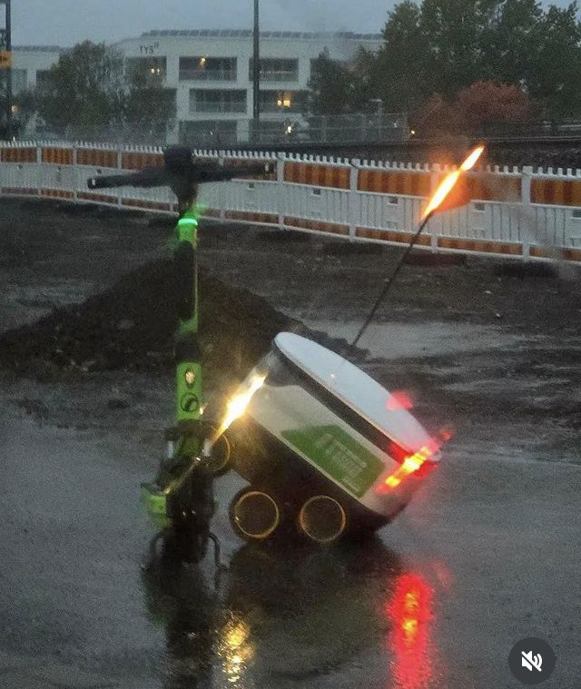 Ne pariutuu!
Ne lisääntyy!

#sähkölaudat