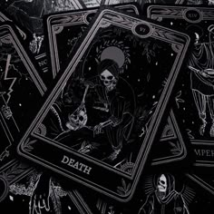 escritoscometa's tweet photo. ⚡️Describe la historia que hayas escrito o estés escribiendo en 4 imágenes y por el nombre del proyecto/libro⚡️
#ProyectoTártaro💀🔥 https://t.co/GjnDdFWa0w