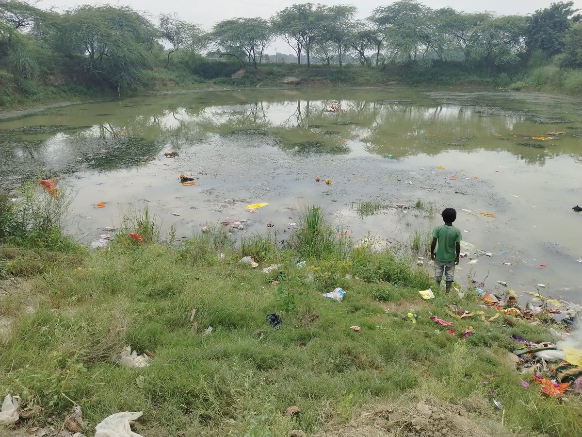 भदोही ब्लॉक के रया तालाब पर विसर्जन होता है,कई बार अवगत कराने पर <a href="/DM_Bhadohi/">District Magistrate Bhadohi</a>  के निर्देश के बाद भी bdo भदोही ने पानी और साफ सफाई की व्यवस्था नही कराया <a href="/myogiadityanath/">Yogi Adityanath</a> के निर्देशों को तार तार कर रहें bdo भदोही, जनता में रोष <a href="/DM_Bhadohi/">District Magistrate Bhadohi</a>  कार्यवाही करिए।