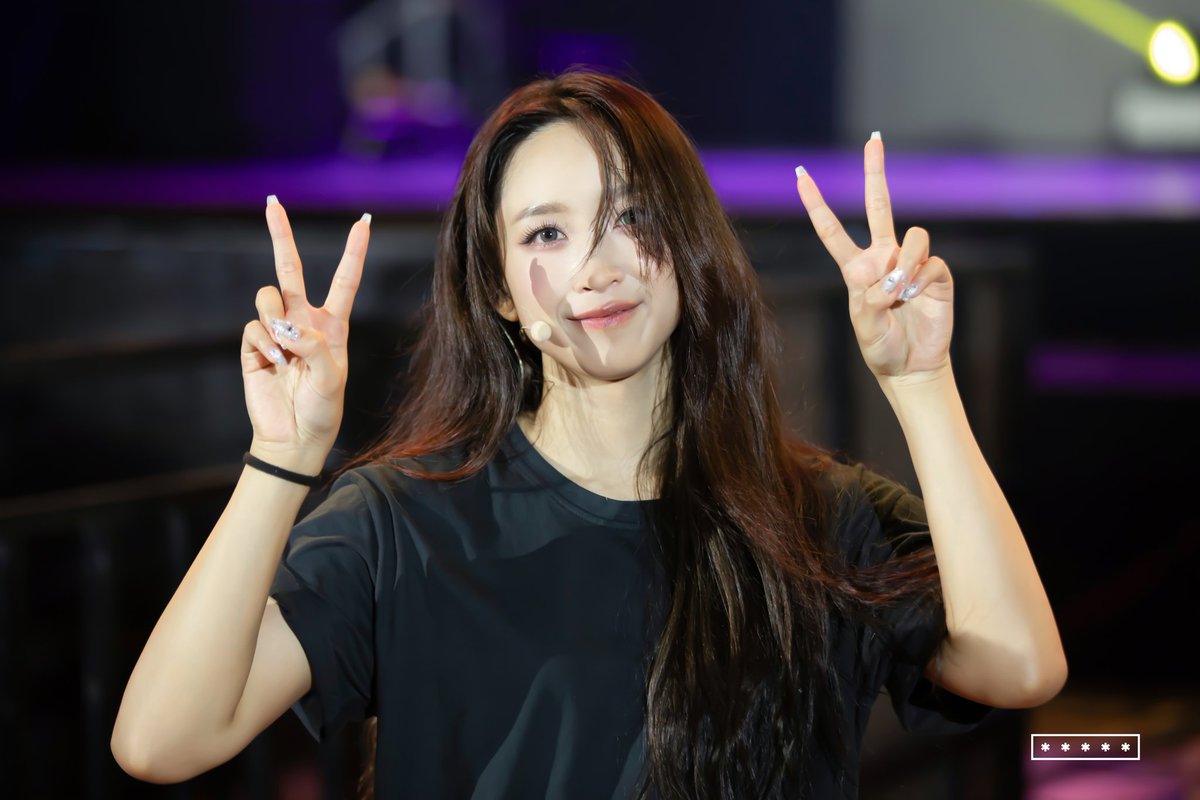 ghrs5t5untkjd10's tweet photo. Yallah mbak dita kek gini cakep banget, foto tercakep mbak dita sejauh ini to my mind🫶😭 https://t.co/oXrgpiV2Rp