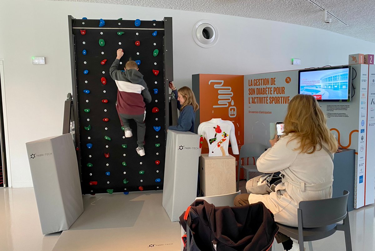 Pour la <a href="/FeteScience/">Fête de la science</a>, #Xperium vous ouvre ses portes : "Va y avoir du sport !" 🏃

Jusqu'à 17h, les chercheurs et doctorants <a href="/univ_lille/">Université de Lille</a> présentent 8 recherches sur le thème "Sport, science et société". 

Pensez à vous inscrire ➡️ eventbrite.fr/e/101033543949…

#FDS2024 #FestivalULille