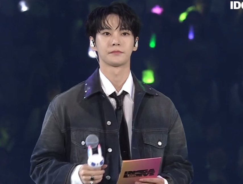 sayninie's tweet photo. MC โดยองลูกชายอินกิกาโยวันนี้หล่อเท่ห์สุด ๆ 👖💙

INKIGAYO LIVE MC DOYOUNG 
#MCDoyoung_InkigayoTOKYO https://t.co/L4GF6a54mb