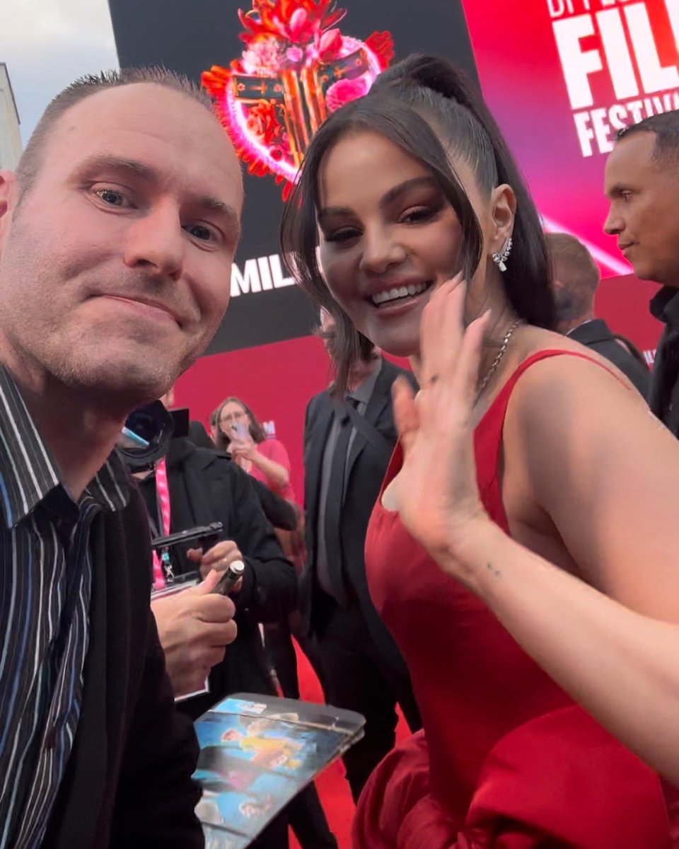 Only Selena in the building 🌟 
What a great way to end the first week of the London Film Festival than with the rare beauty herself <a href="/selenagomez/">Selena Gomez</a> ❤️✨ 
#SelenaGomez #Selena #Rare #Beauty #EmiliaPerez #LondonFilmFestival