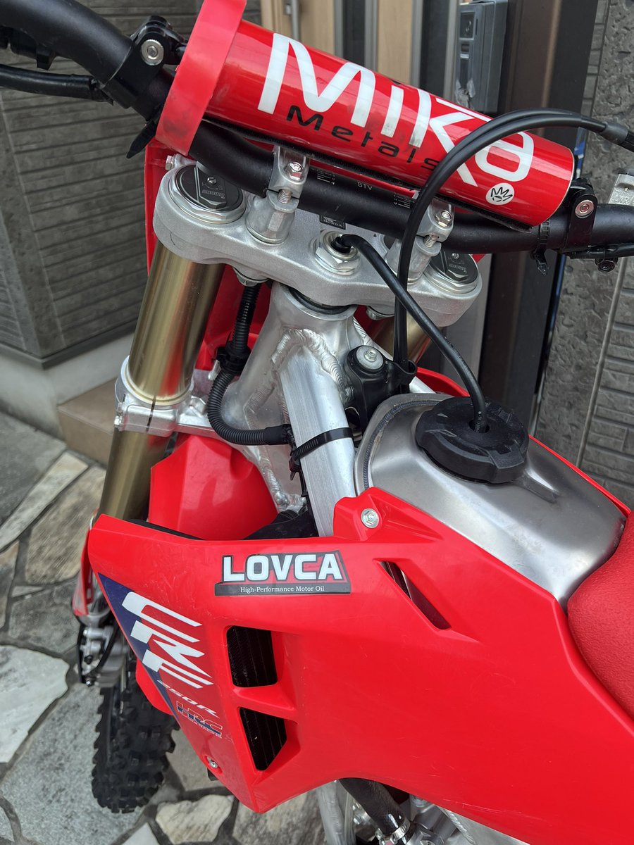 DKM_427's tweet image. 今日は約束通り【黄金アジのアジフライ】を食べに、富津市の「まるとし」へ😎

相変わらずボリューム満点で美味しっ❣️

帰りに島野さんとこ寄ってお喋りしてから帰宅

で、明日は3連休のうちでバイク乗れる日なので、アクセル開けられるコースへ😎

#LOVCA
#Mikametals