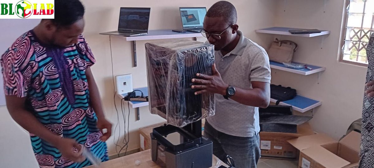BLOLAB_BENIN's tweet photo. #Parakou. Samedi 12 octobre 2024! En marge de #Hack4Parakou, nous installons nos machines de fabrication numérique. Déballages, montages, configurations, … Ça promet d'être un véritable terrain de jeu pour les innovateurs de la cité des koborou. Restez connectés. #BloLab #FabLab https://t.co/UsanwSXoh0