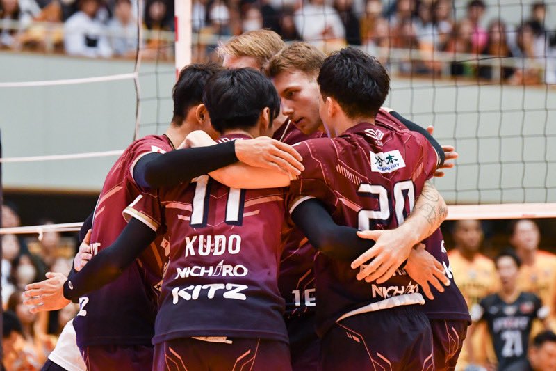 SM_TRIDENTS's tweet photo. \\ 本日の試合結果//

10/12（土）　14:05〜
🆚ジェイテクトSTINGS愛知

VC長野 1 - 3 STINGS愛知

1️⃣17 - 25
2️⃣11 - 25
3️⃣25 - 22
4️⃣22 - 25

セットカウント1-3でSTINGS愛知の勝利となりました。
気持ちを切り変えて明日頑張ります！
引き続きご声援よろしくお願いいたします🔥 https://t.co/NjYIYj2CEX