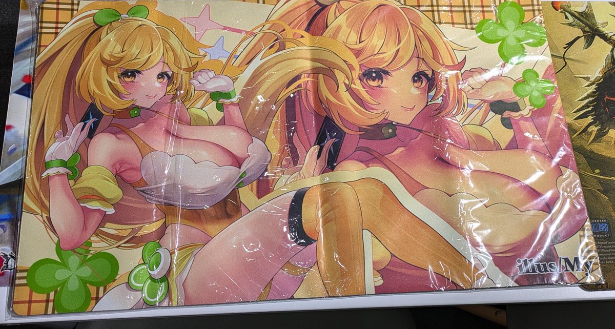 ふっつー杯 <a href="/DyHv2nmb/">ふっつー杯【白窓承認】</a> 
でアキノちゃんのマットをいただきました！
でかい！かわいい！ありがとうございます！