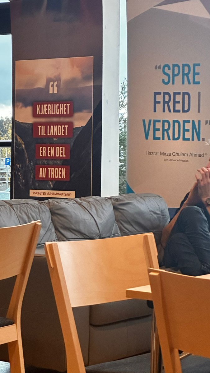 LajnaNorge's tweet photo. På verdensdagen for psykisk helse hadde Lajna i avdeling Nittedal gjort i stand suppe for over 90 mennesker. Ordfører og presten var til stede for å komme sammen og markere verdensdagen #gi8minutter #psykiskhelse #verdensdagen #LajnaImaillah #LajnaNorge https://t.co/FyaVarB5LH