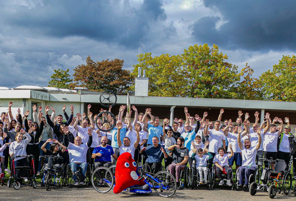 VichyCommunaute's tweet photo. [#Sport] 🏅 Le réseau reha team - Ortho Team organise la 8e édition des Jeux du Réseau – Move Like Me au Parc Omnisports Vichy ! Plus de 100 participants en situation de handicap ont testé des appareillages sportifs adaptés 💪
Inclusion et dépassement de soi au rendez-vous ! 👏 https://t.co/5oUx1MoR0b