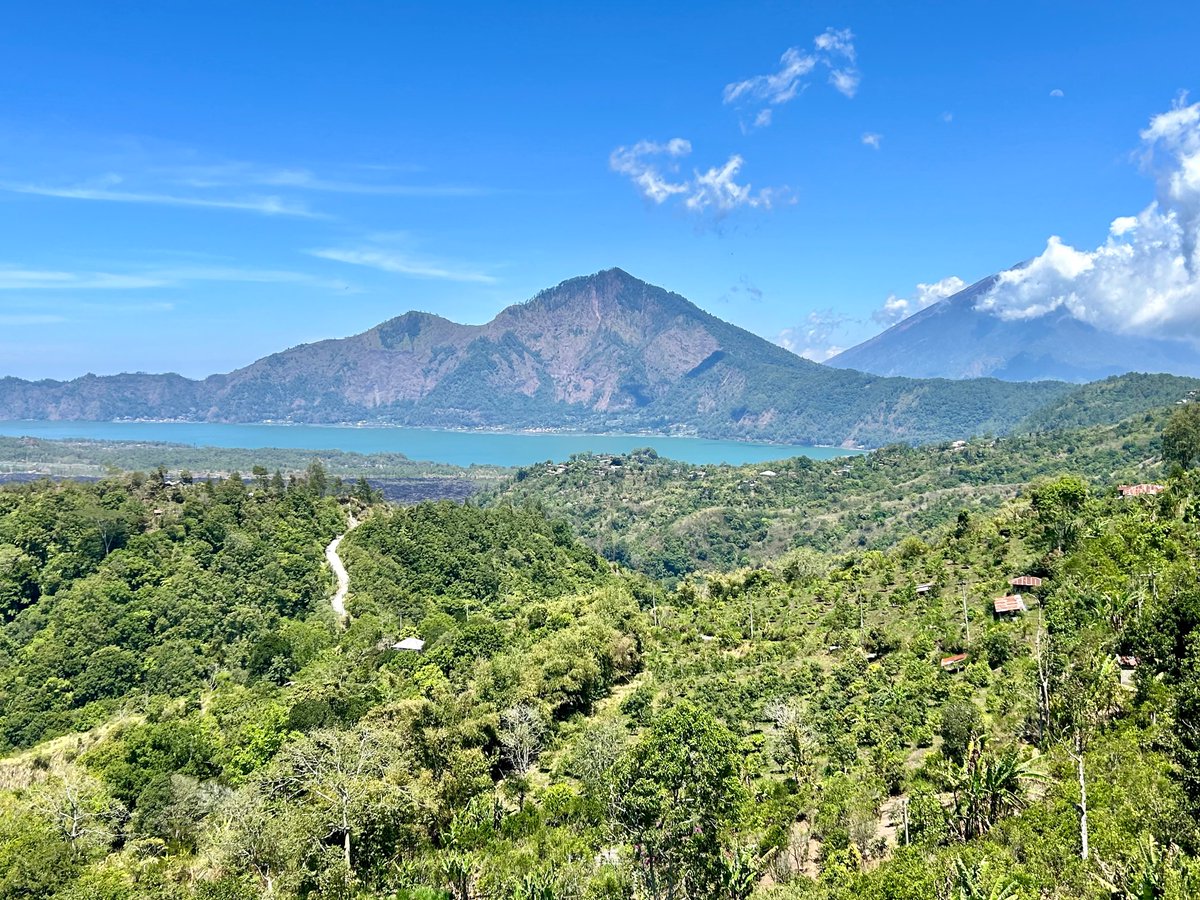 PyreneesWorship's tweet photo. Suffer fest #twitcyclos #Bali #Cycling #kintamani #Ubud https://t.co/4PT9LWwF6c