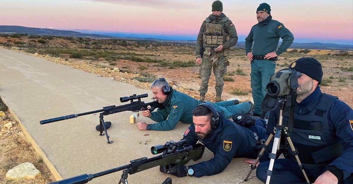 EjercitoTierra's tweet photo. ¡Felicidades! a todos los componentes de la @guardiacivil en el día de su #Patrona, la Virgen del #Pilar.
"Por tu honor quiero vivir
Viva España, viva el Rey
Viva el orden y la Ley
Viva honrada la Guardia Civil"
#ServicioyCompromiso 🇪🇸 #12OctFiestaNacional #DFN24 #SomostuEjército 🇪🇸