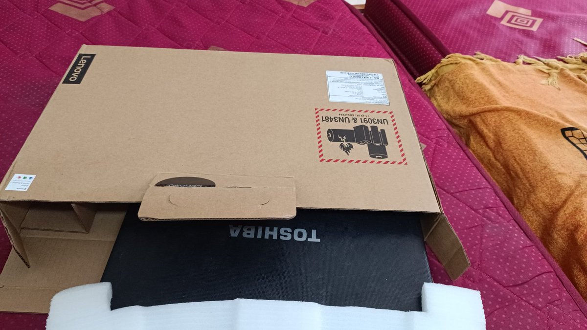Sunnypa97939119's tweet image. Fake product sent by amazon and they are saying that we can't provide replacement or refund .So , my humble request to all is don't buy anything in Amazon.
#fakeamazon
#scam
#Amazon
#Don't buy Amazon products 
@amazonIN 
#Ban Amazon