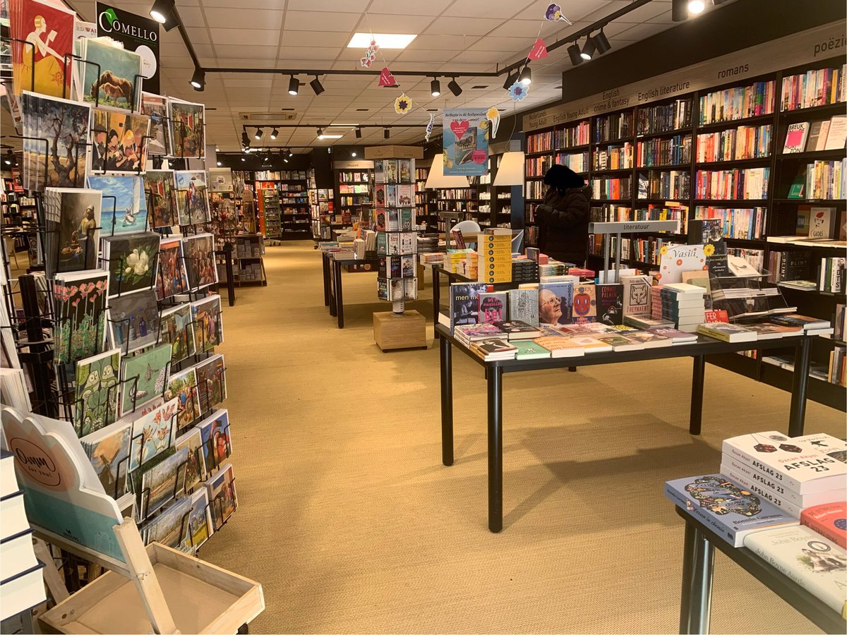 Volgende week ben ik jarig en dan mag ik altijd iets moois uitzoeken in m’n favoriete boekwinkel 😉 <a href="/KeesSchafrat/">Kees Schafrat</a> <a href="/ErikInkoper/">Erik Hoekstra</a> . Keuzes, keuzes…….