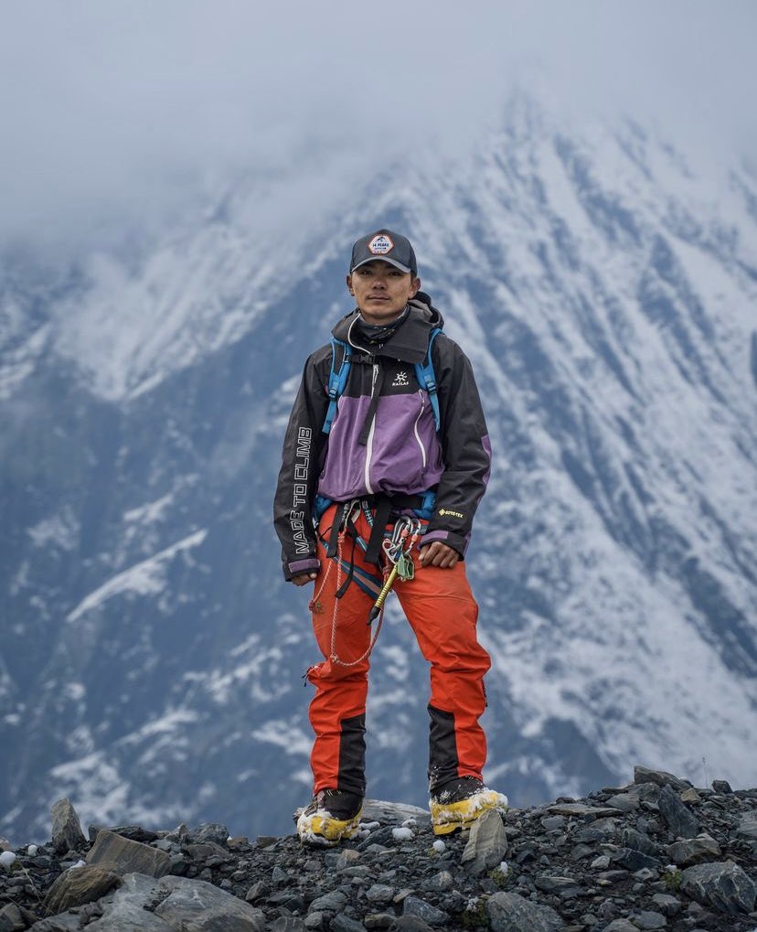 the_8000m tweet media