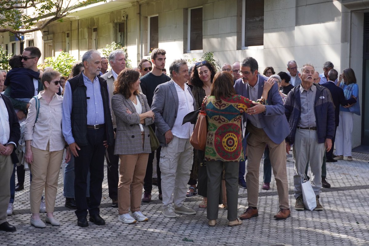 EnekoGoia's tweet image. 💐Hemos recordado a Lorenzo Motos Rodríguez colocando una placa en el lugar en el que fue asesinado por ETA el 13 de octubre de 1980 #Donostia #SanSebastian