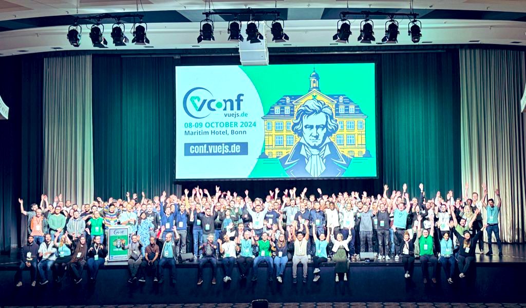 vue_js_de's tweet image. Here is our #vuejsdeconf2024 family photo 🥰
Thanks to everybody who attended this year’s edition! See you next year 🫶
#vuejs #conference #community