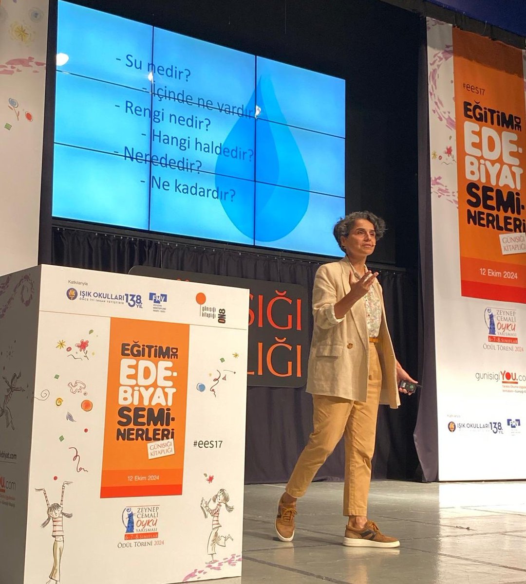 _Gunisigi's tweet photo. “Su nedir? İçinde ne vardır? Rengi nedir? Maddenin hangi halindedir? Nerededir? Eğitim bu temel sorularla başlamak zorunda. Biz bunları ilkokuldan liseye kadar öğrencilerimize anlatıyoruz ama günlük hayatımızda bu soruların cevaplarını unutuyoruz. https://t.co/GPHcefcwim