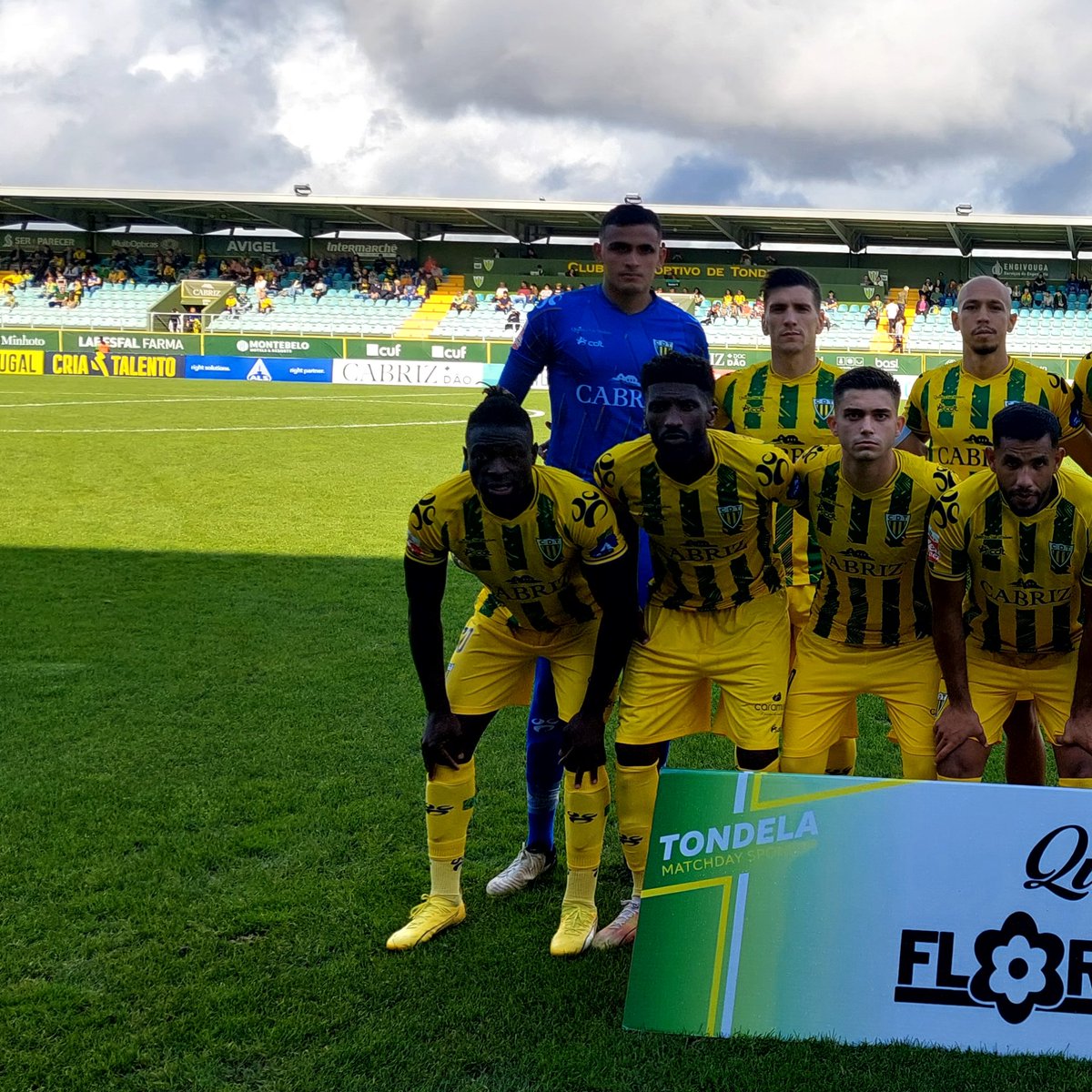 CDTondela1933's tweet photo. 💛💚
#PeloTondela #CDTLSC #LigaPortugalMeuSuper https://t.co/GP5mL2FJrj