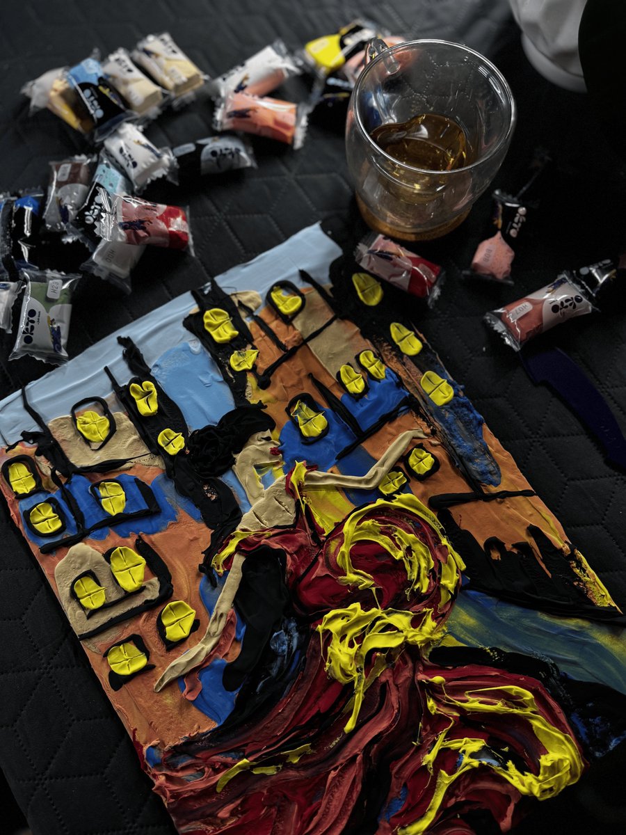 OktoClay's tweet image. Look at this clay artwork! 💛💃

The dancer and the city really pop with all the colors and texture.

Clay can make any art so much fun! 🎨
.
.
.
#oktoclay #clayart #handsonfun #diyclay