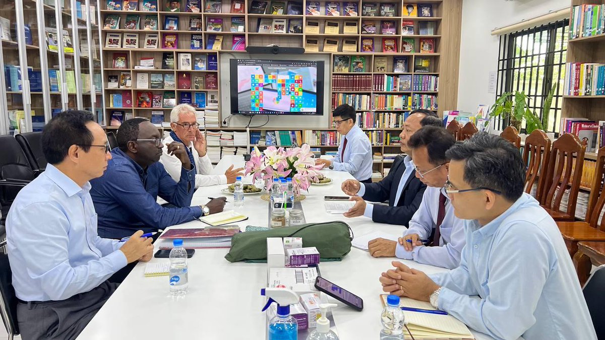 Great visit this week to Cambodia’s National Center for Malaria Control with Dr Huy Rekol. Impressive progress seen over the past 5 yrs through prevention, drug resistance measures, and strong primary health care. Malaria elimination in 🇰🇭by 2030 is within reach!
<a href="/WHOWPRO/">World Health Organization (WHO) Western Pacific</a>