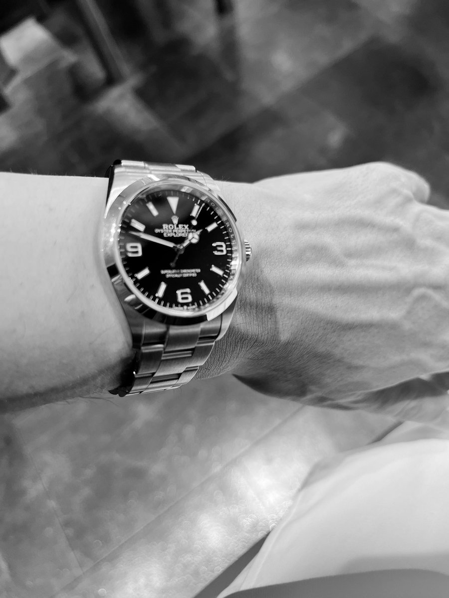 megane_asset's tweet photo. ライフステージが変わったのでロレックスを買ってみましたが、良いもんですわ。
#ロレックス
#Rolex
#explore1
#エクスプローラー136mm
#エクワン
#ロレックスマラソン
#エクワンマラソン
#ファーストロレックス
#初めてのロレックス
#レキシア
#レキシア銀座抽選当たったけど在庫なかった https://t.co/MFSXwq0iFp