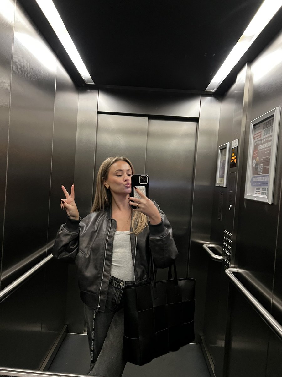 Live on ya bloody radio!!!!!!! ❤️❤️❤️❤️ <a href="/BBCR1/">BBC Radio 1</a>