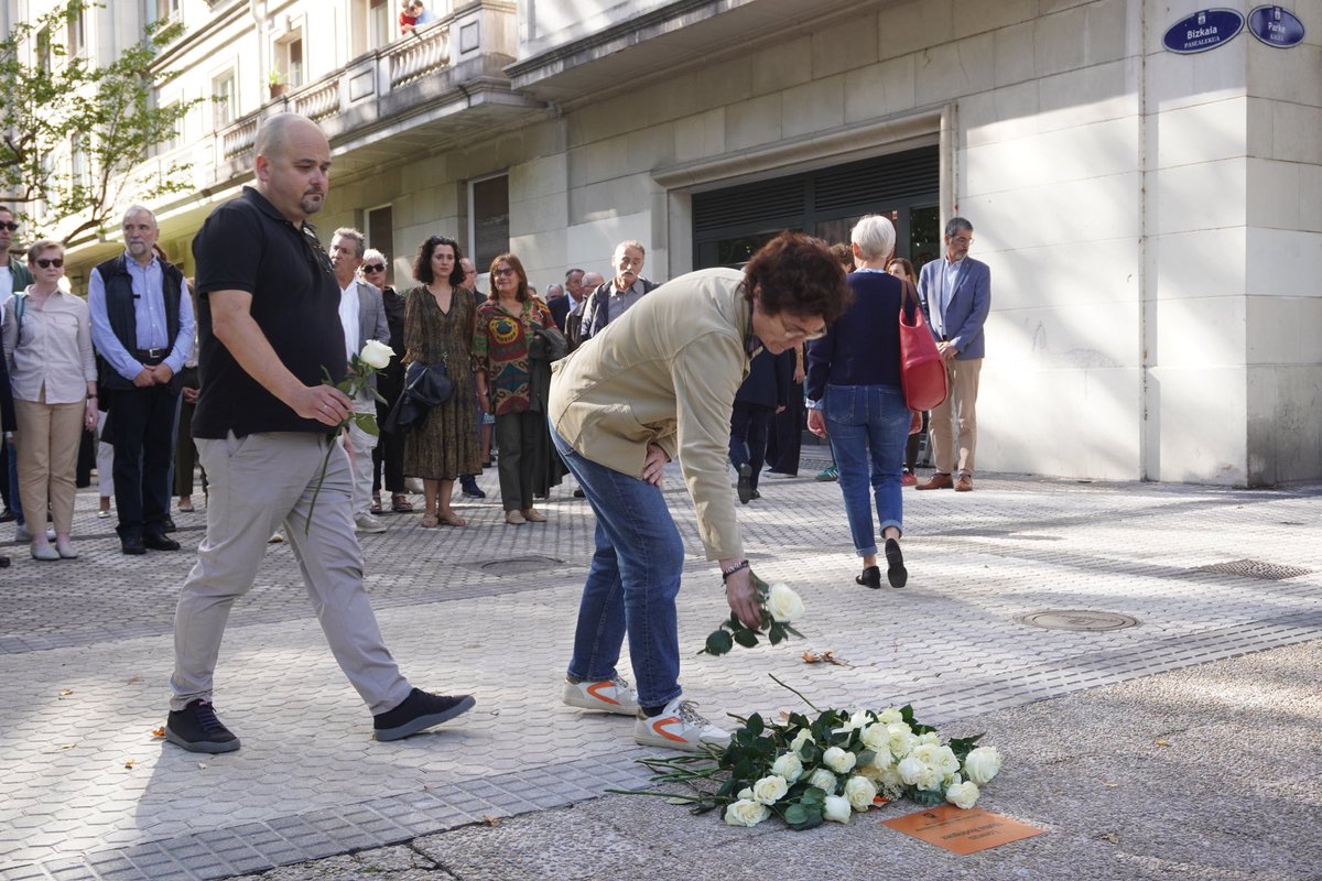 DonostiaPNV's tweet image. 💐Lorenzo Motos Rodríguez gogoratu dugu gaur eta bere omenez plaka jarri dugu Amaran. Mañana se cumplirán 44 años desde que fuera asesinado en este lugar por ETA #Donostia #SanSebastian