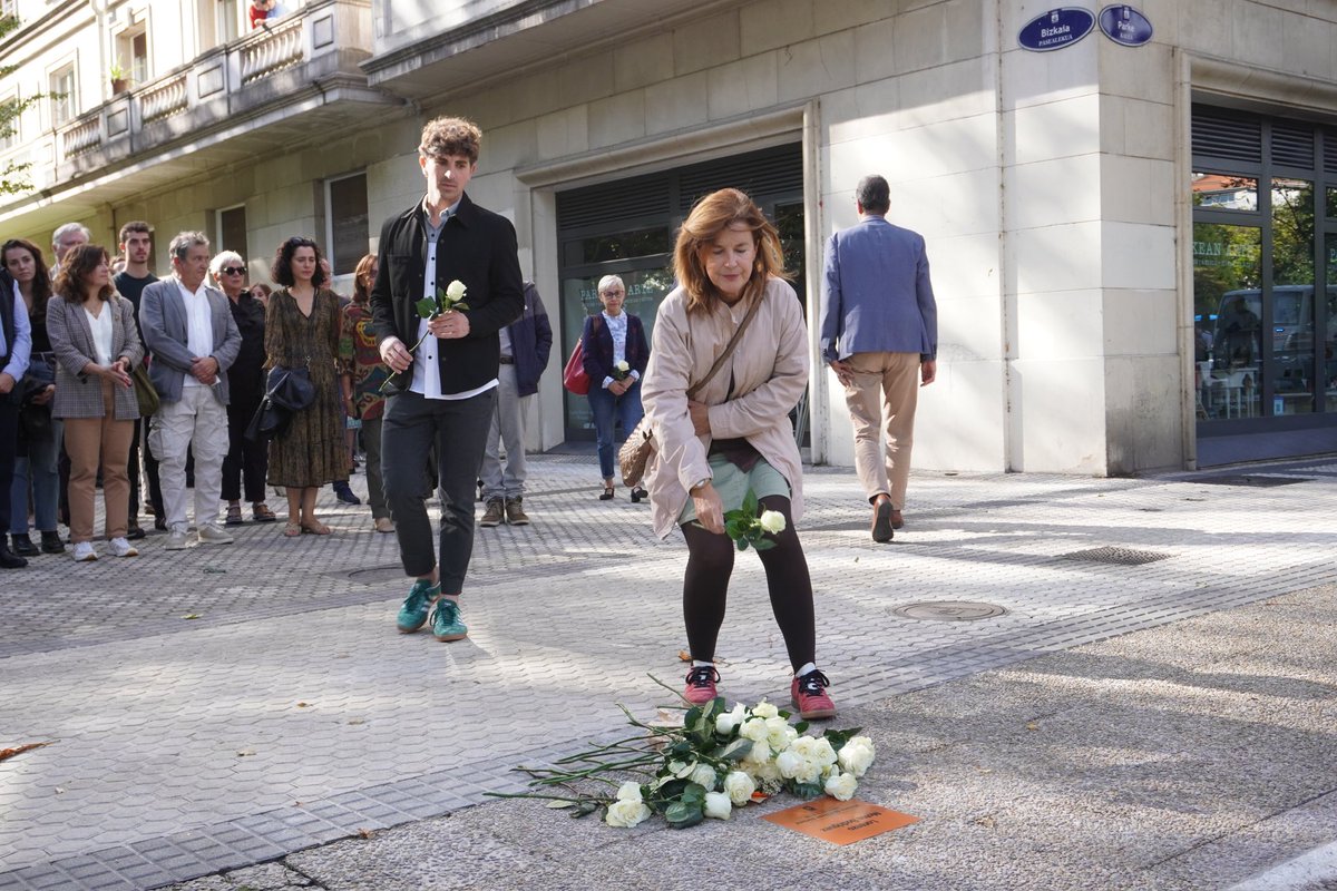 DonostiaPNV's tweet image. 💐Lorenzo Motos Rodríguez gogoratu dugu gaur eta bere omenez plaka jarri dugu Amaran. Mañana se cumplirán 44 años desde que fuera asesinado en este lugar por ETA #Donostia #SanSebastian