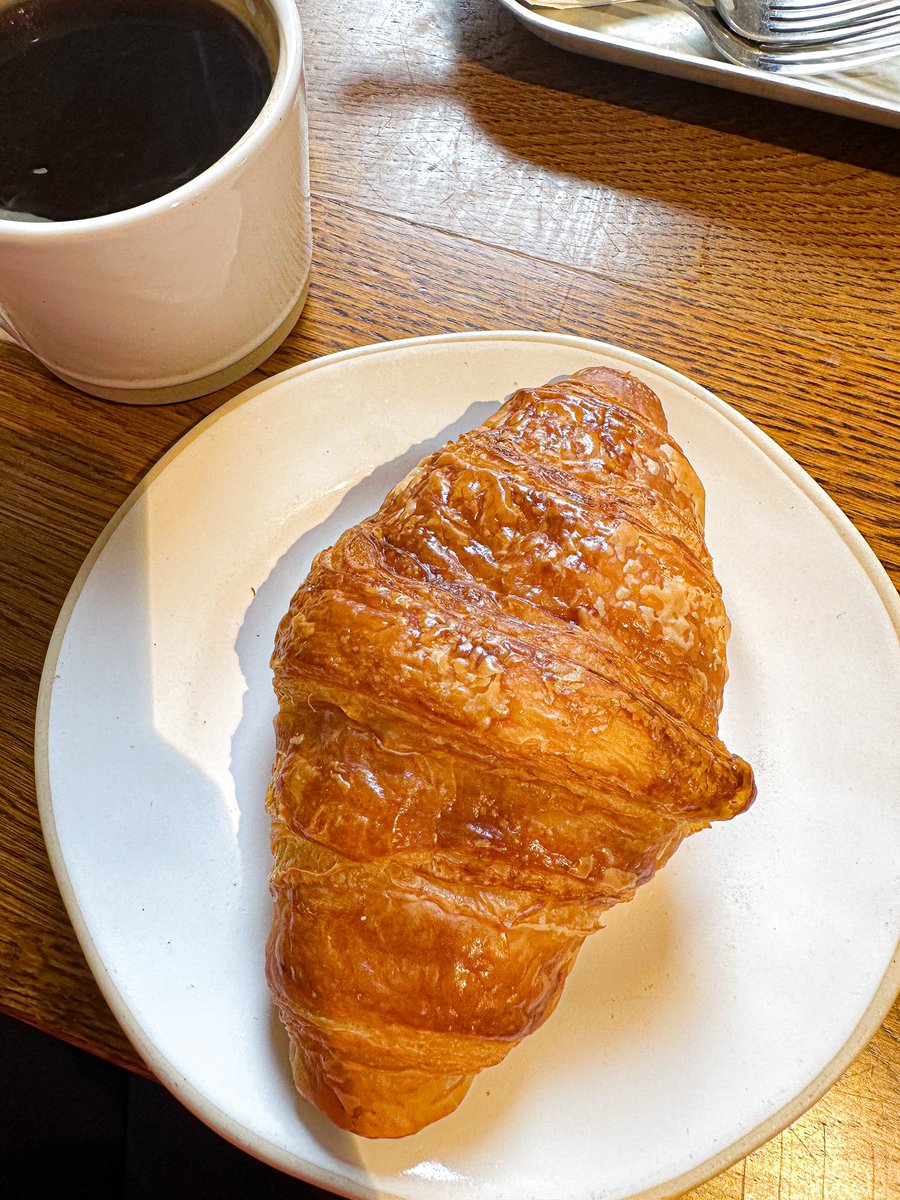 nesliserengil's tweet photo. Ate the frog first, nothing left of it! 
Now I can enjoy my croissant 🐸🥐

#EatTheFrogFirst #PilatesDone #JustDidIt https://t.co/QLp7ZIRlFY