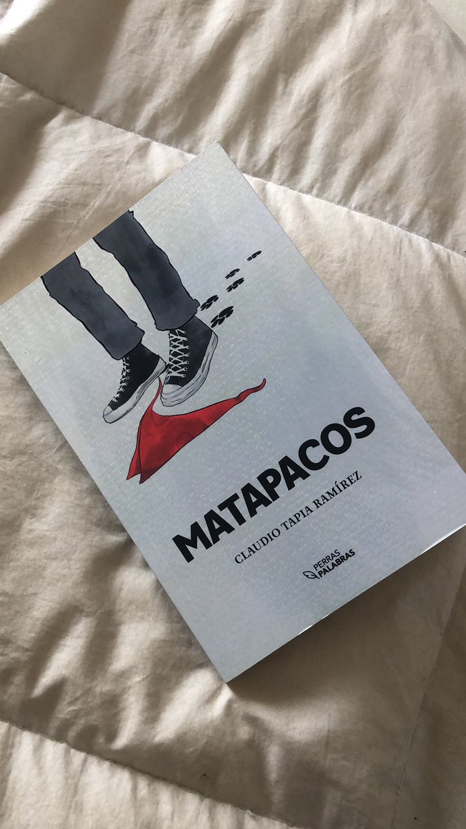 Bastante bueno el debut en novela de <a href="/blueMulholland/">Claudio Tapia</a> y recomendable. Cc <a href="/Perraspalabras/">lasperraspalabras</a> <a href="/NovelaMatapacos/">Novela Matapacos</a> ||cc <a href="/Maldita_berna/">Berna</a> <a href="/efeortega/">Francisco Ortega</a>