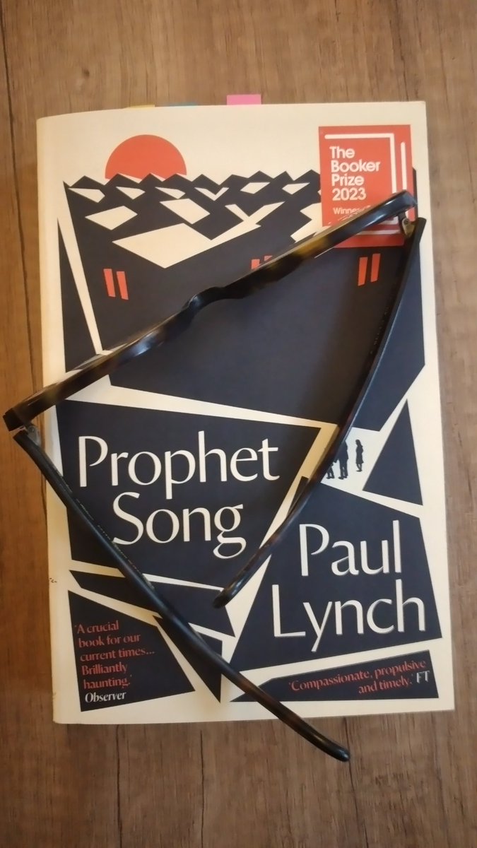 Un libro che scuote, fa riflettere, ha passaggi memorabili. Ben scritta la parte che descrive l'ascesa di un regime autoritario, ma le pagine più convincenti sono sulla guerra. Non si può leggerle senza pensare ai civili intrappolati nei conflitti in corso oggi. <a href="/OneworldNews/">Oneworld Publications</a>