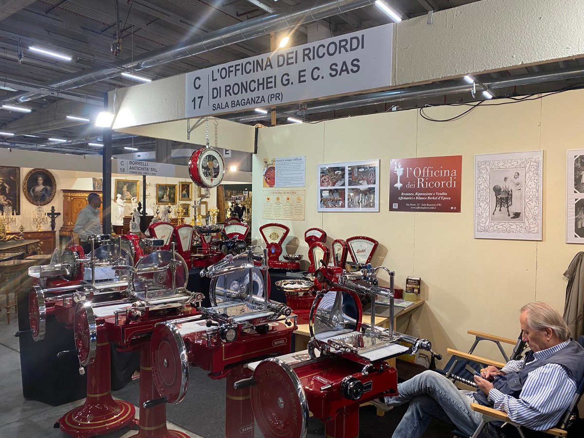 "Grande partecipazione oggi all'inaugurazione di <a href="/mercantefiera/">Mercanteinfiera</a> a Parma! Un evento unico che unisce cultura, storia e innovazione e che ogni anno conferma l'eccellenza italiana nel mondo dell'antiquariato”

#12ottobre