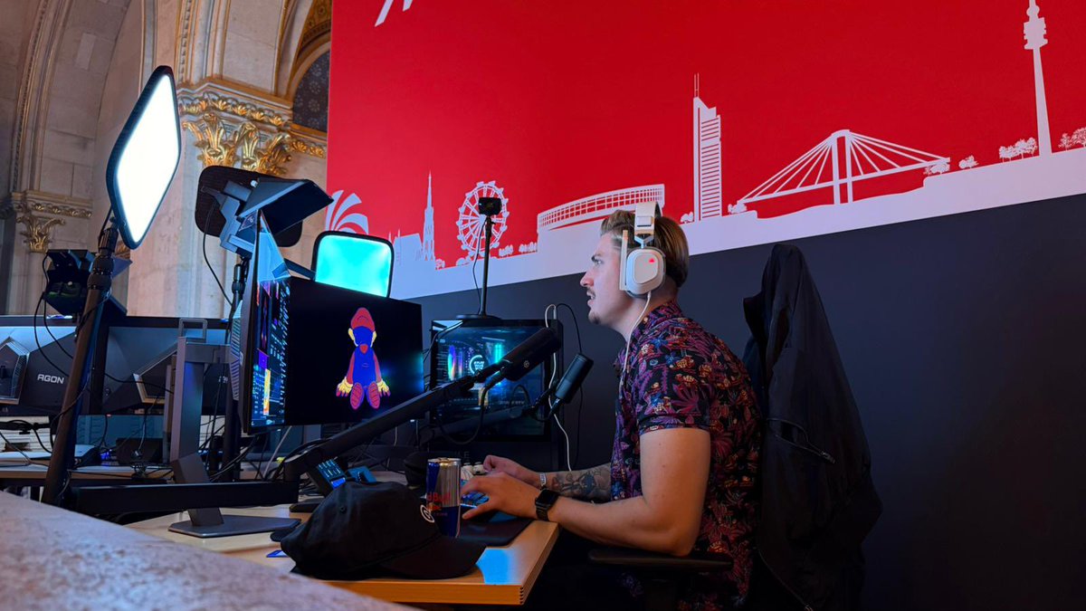 elgatoDE's tweet photo. Konzentriert und Spaß dabei… 🤪
Unser Partner @RealLuigikid wieder mit vollem Einsatz und fantastischen Stream bei der #GamecityWien 🎮 https://t.co/5kPrSN0Ub0