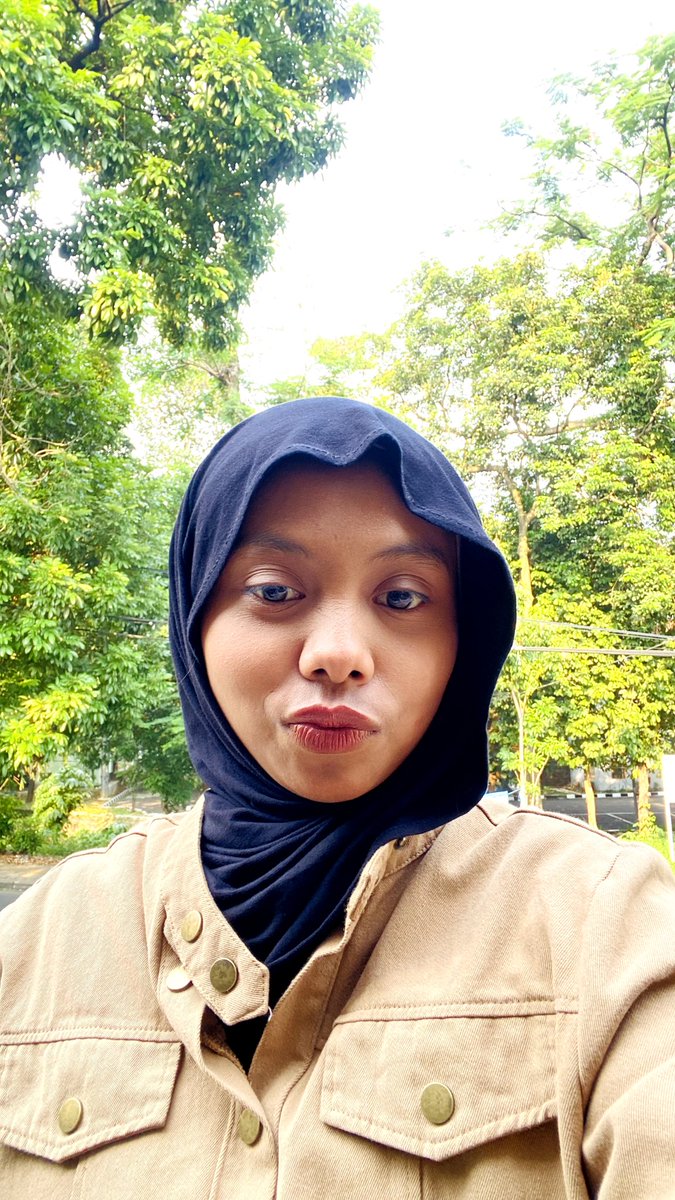 AlmaDiniaT's tweet photo. Lagi seneng jilbab ini karna adem https://t.co/RC9aeU2SXs