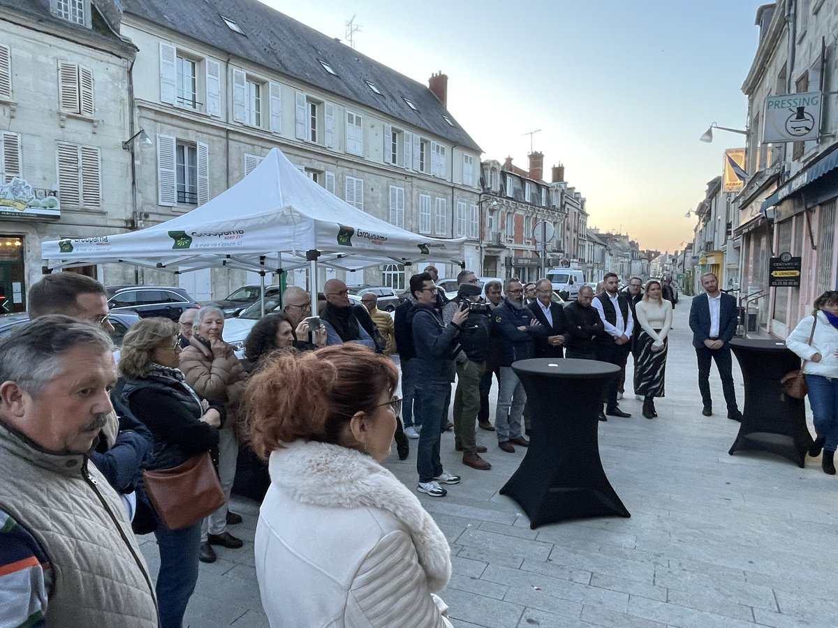 Vincent Lizet GNE (@vincent_lizet) on Twitter photo Inauguration de l’agence <a href="/GroupamaNordEst/">Groupama Nord-Est</a> de Villers Cotterêts en présence de la Directrice Générale <a href="/LaurencBauduin/">Laurence Bauduin</a> et du Président <a href="/HENRYPatrick02/">HENRY Patrick</a> avec des nombreuses personnalités et élus locaux #Proximité #Territoires <a href="/DemoorPhilippe/">Philippe Demoor</a> <a href="/isabelle_dupouy/">Dupouy Isabelle</a> Inauguration de l’agence <a href="/GroupamaNordEst/">Groupama Nord-Est</a> de Villers Cotterêts en présence de la Directrice Générale <a href="/LaurencBauduin/">Laurence Bauduin</a> et du Président <a href="/HENRYPatrick02/">HENRY Patrick</a> avec des nombreuses personnalités et élus locaux #Proximité #Territoires <a href="/DemoorPhilippe/">Philippe Demoor</a> <a href="/isabelle_dupouy/">Dupouy Isabelle</a>